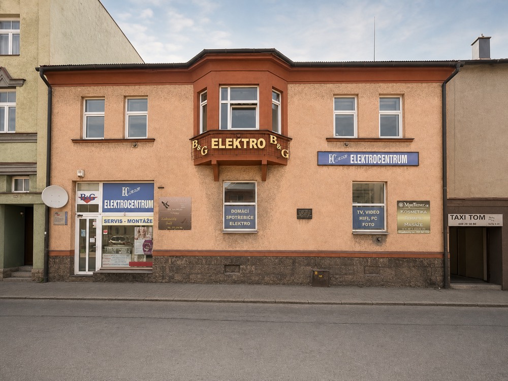 Budova salonu na adrese Staroměstská 258, 739 61 Třinec – Staré Město